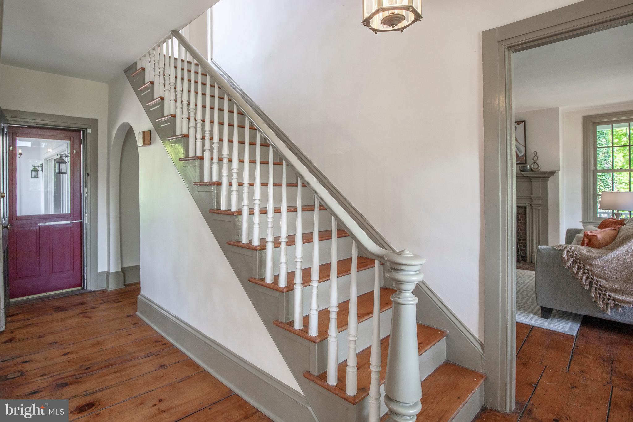 336 LINDEN AVE