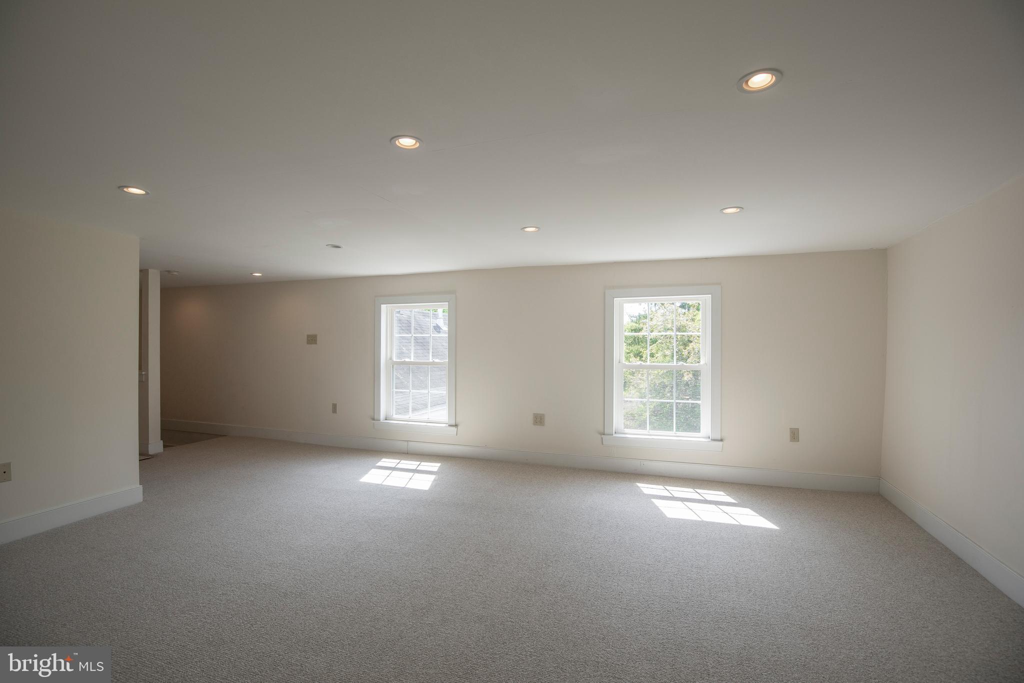 336 LINDEN AVE