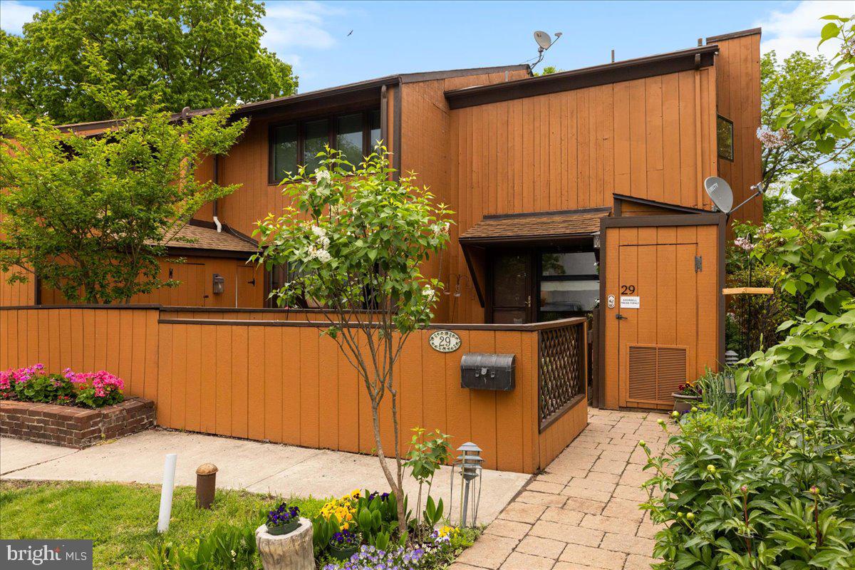 29 ARDEN WAY