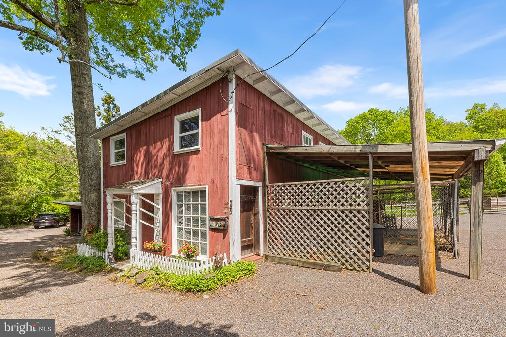 1401 THREE MILE RUN ROAD