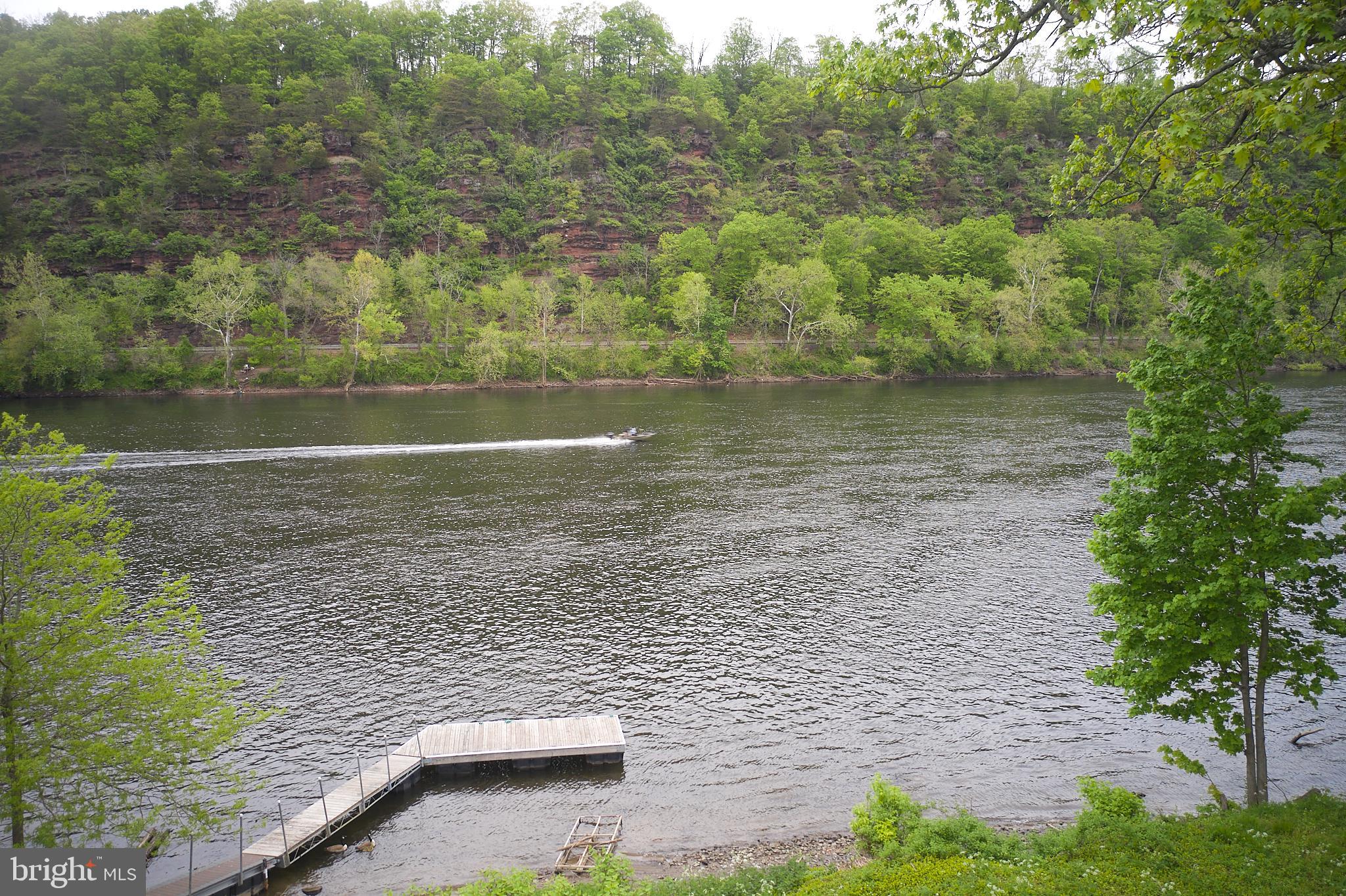 1800 Unit #4 RIVER ROAD