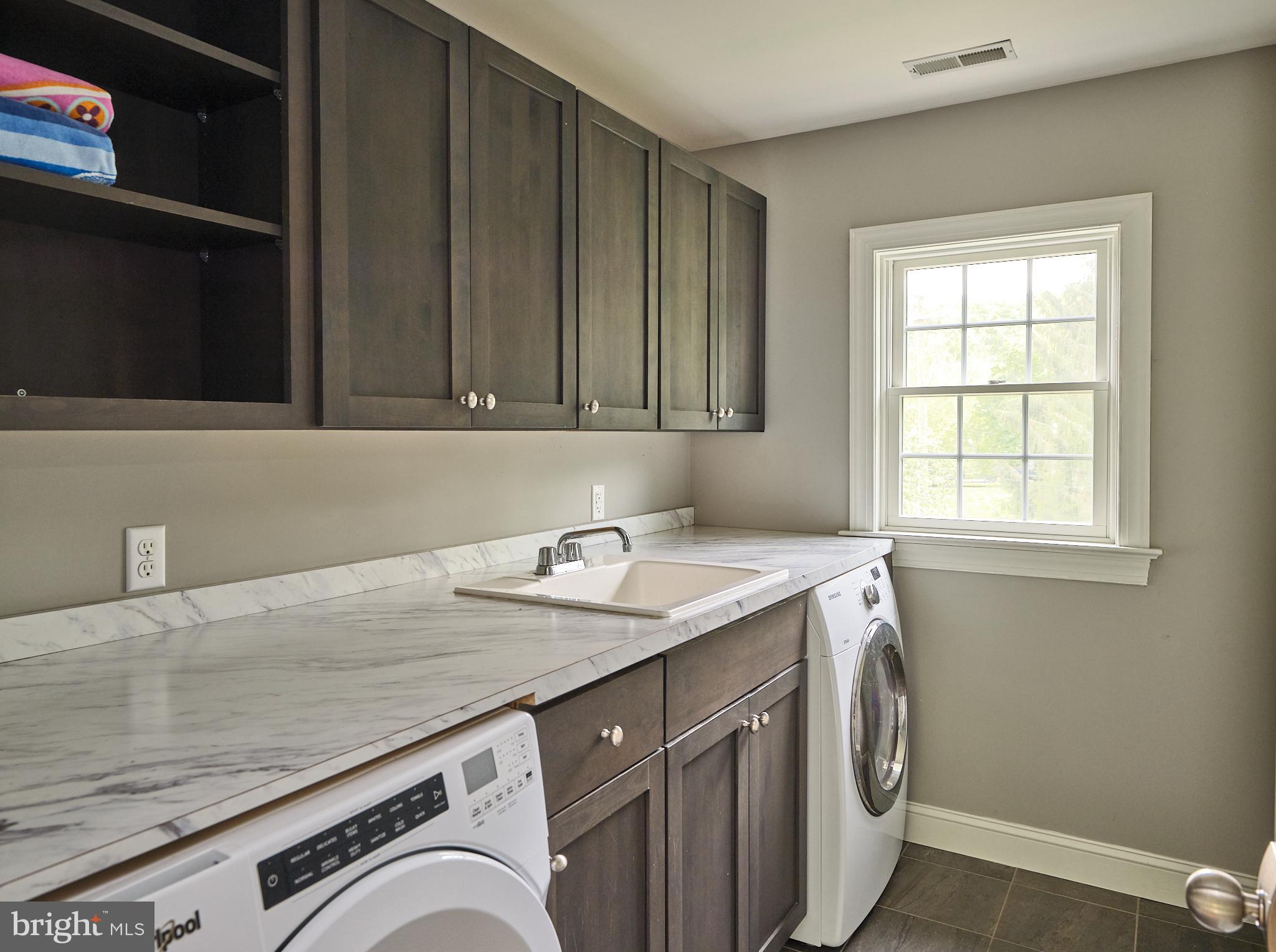 1800 Unit #4 RIVER ROAD