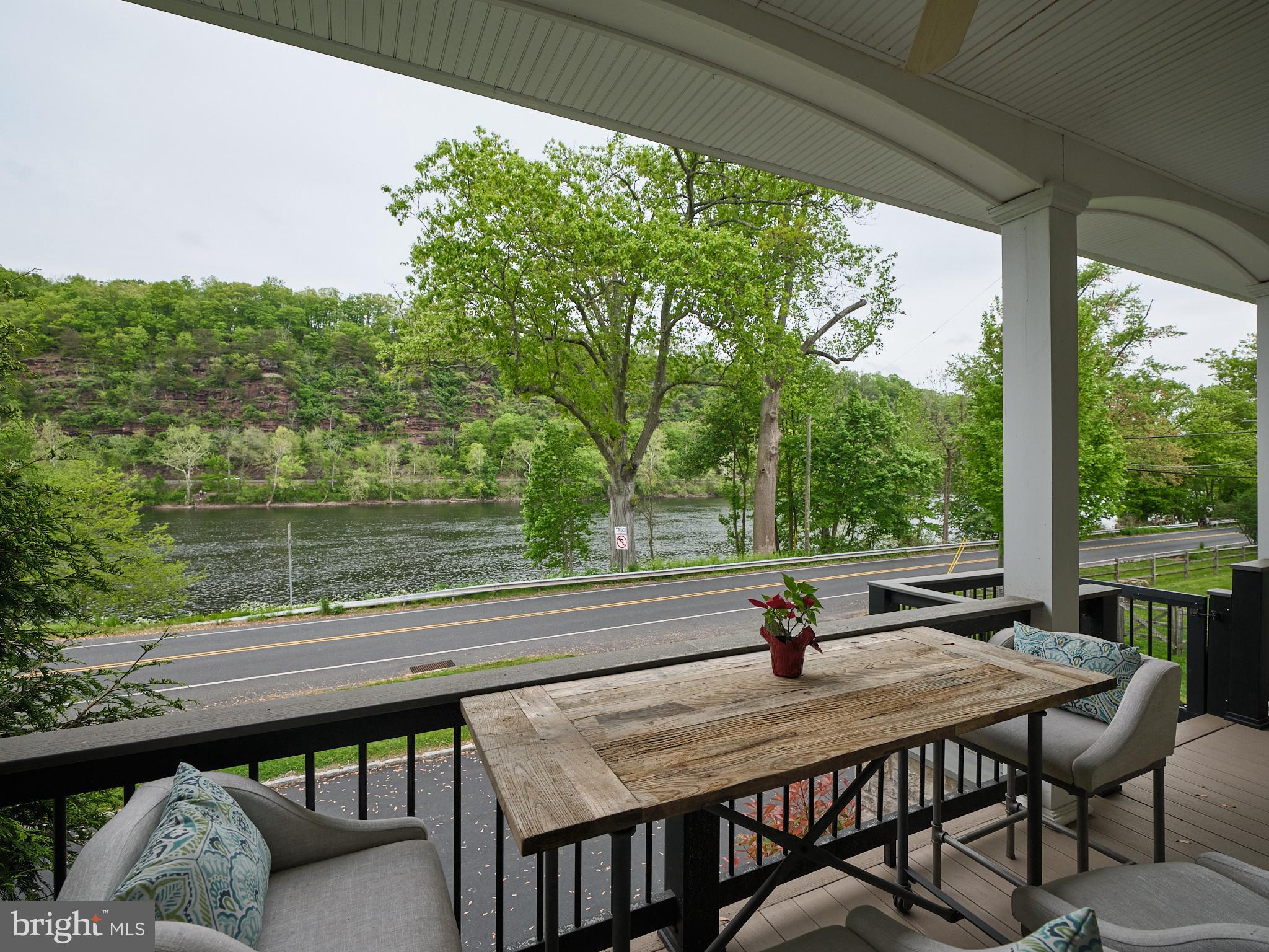 1800 Unit #4 RIVER ROAD