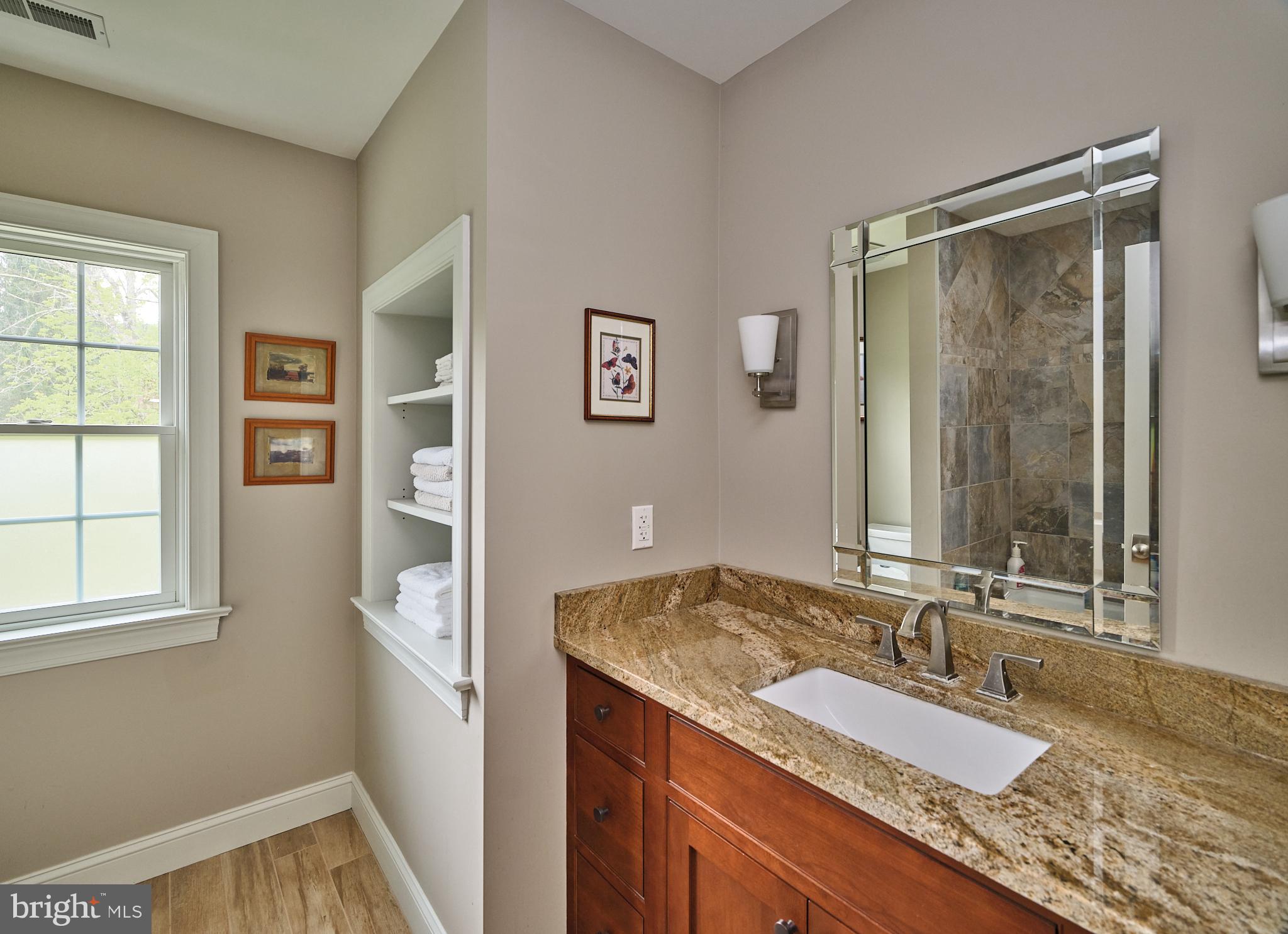 1800 Unit #4 RIVER ROAD