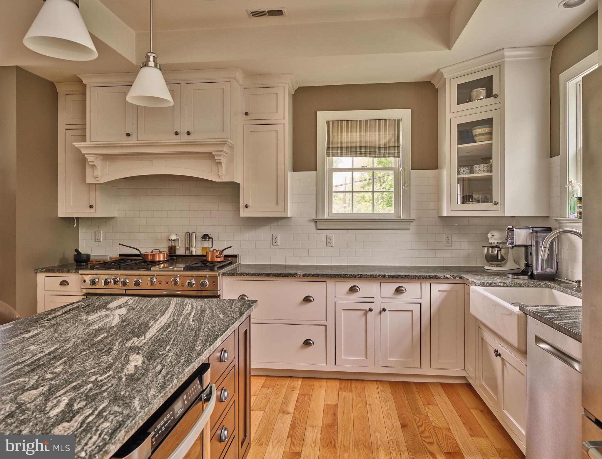 1800 Unit #4 RIVER ROAD
