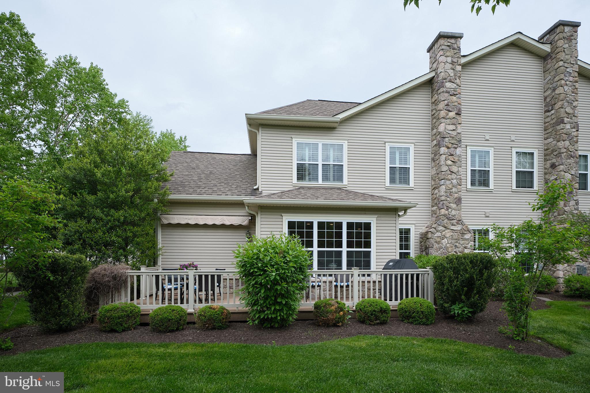 194 WILLOW DRIVE