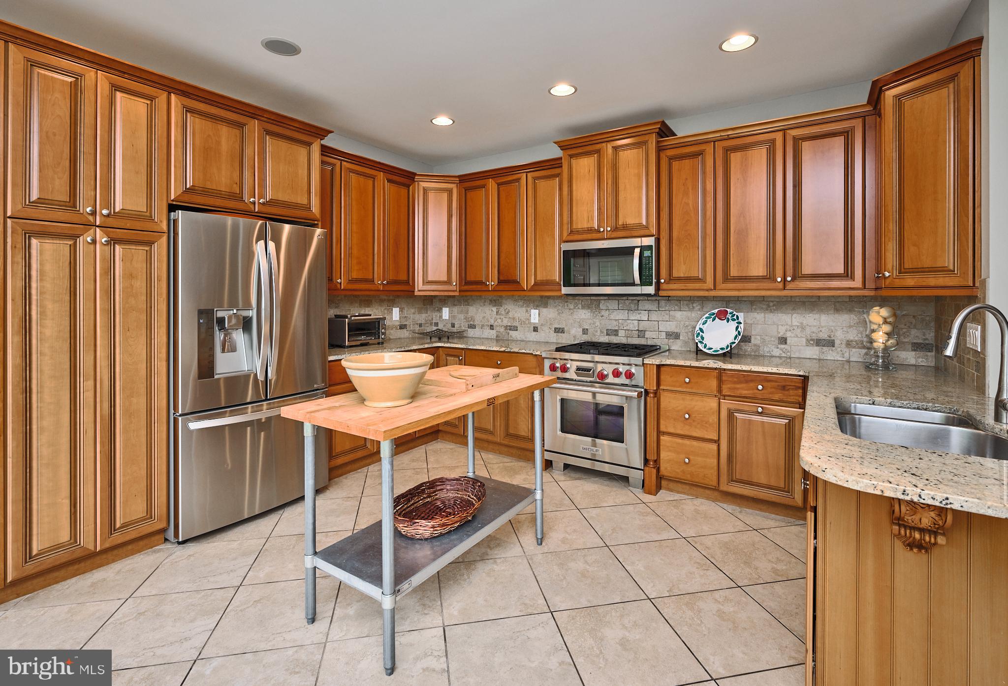 194 WILLOW DRIVE