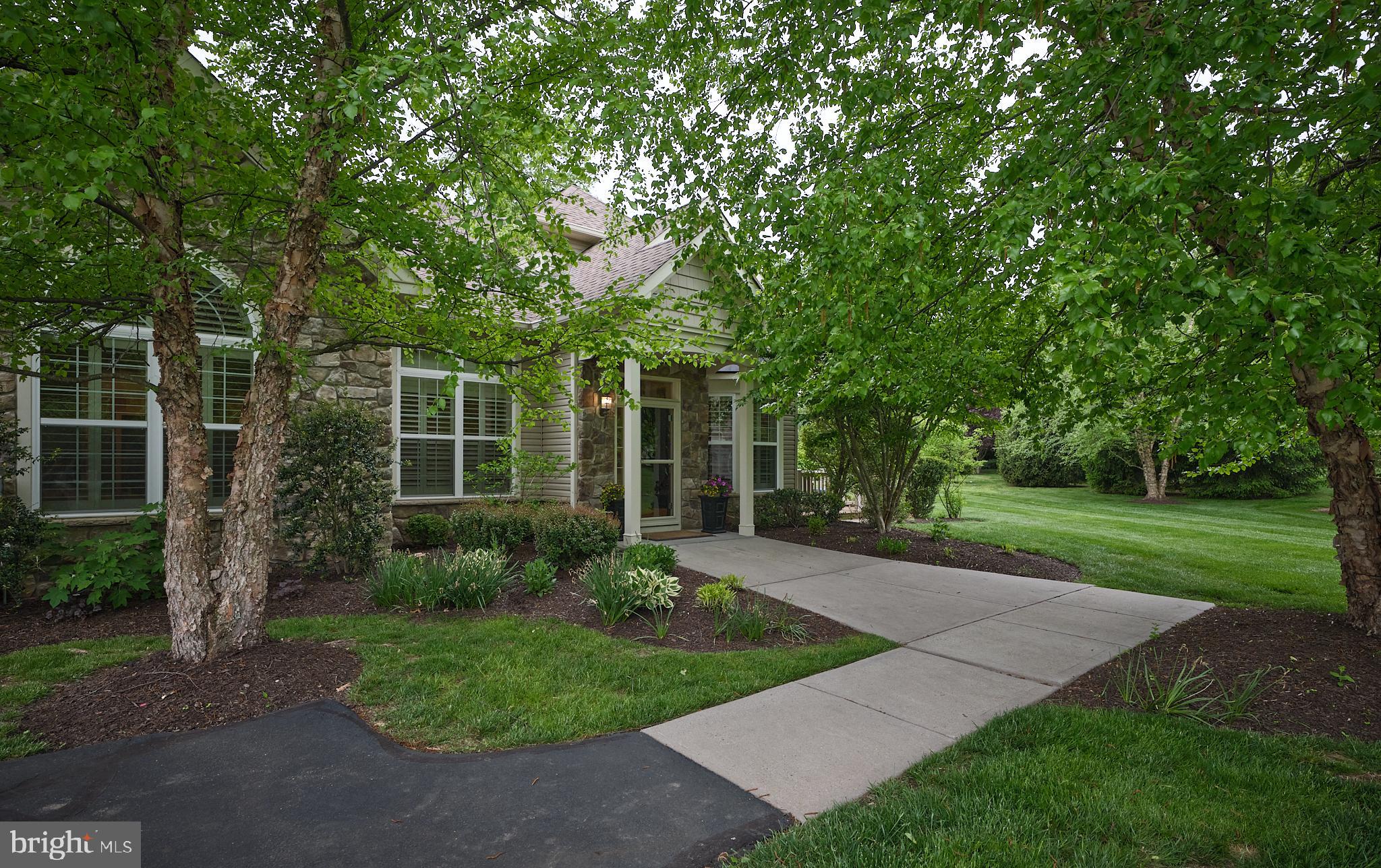 194 WILLOW DRIVE