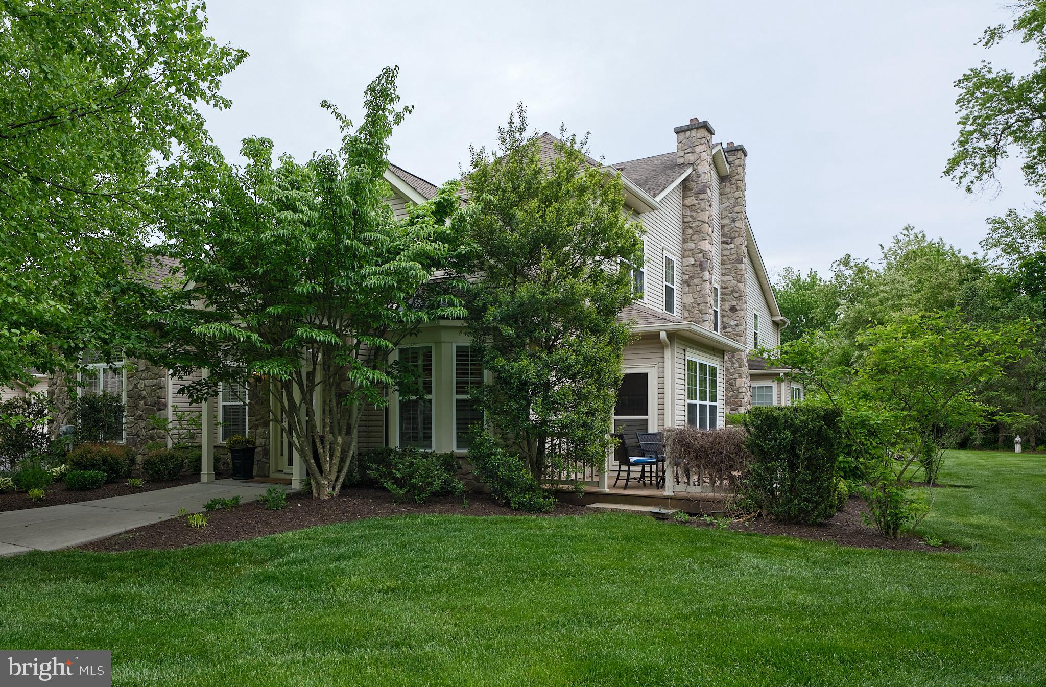 194 WILLOW DRIVE