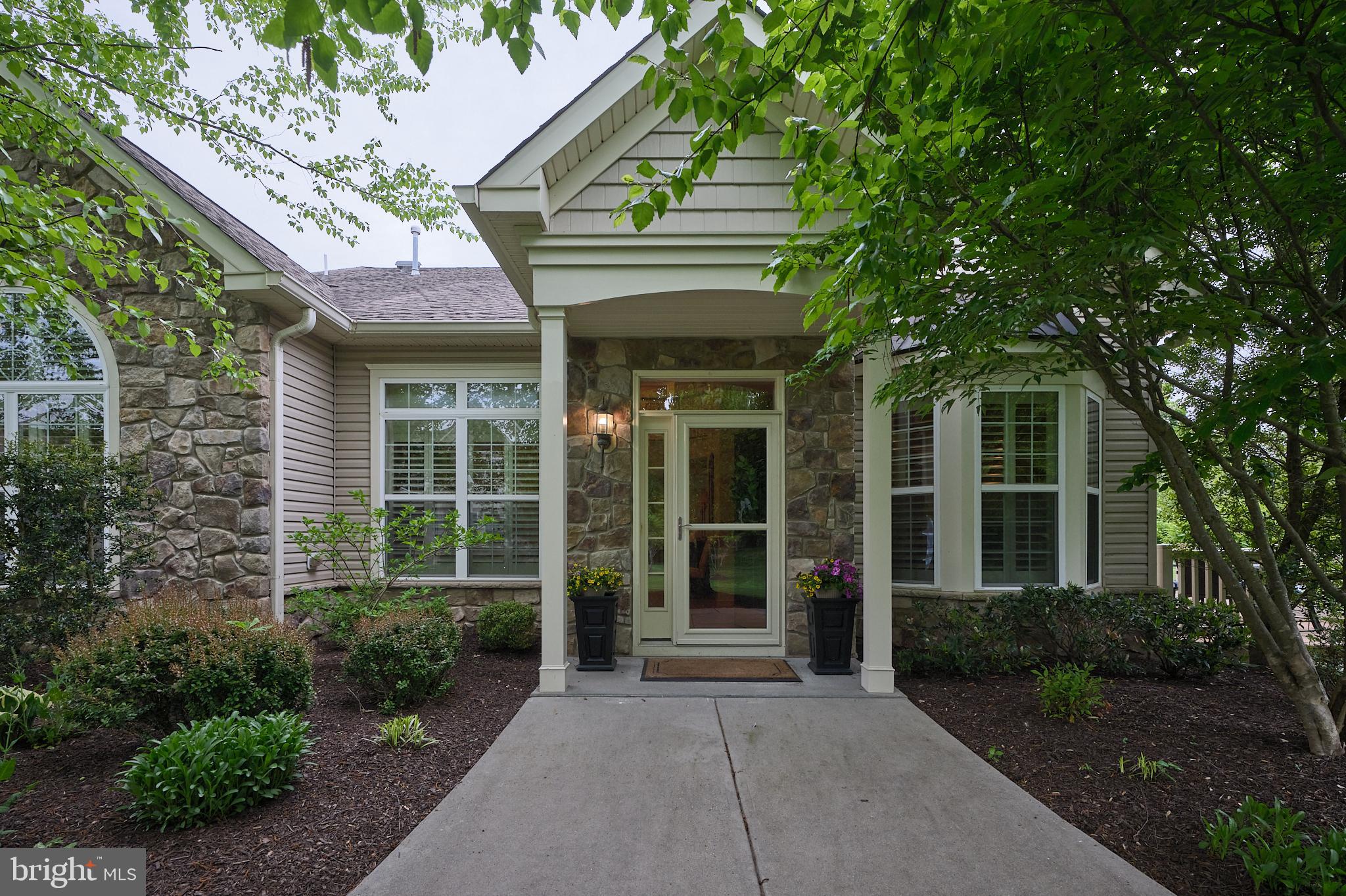 194 WILLOW DRIVE