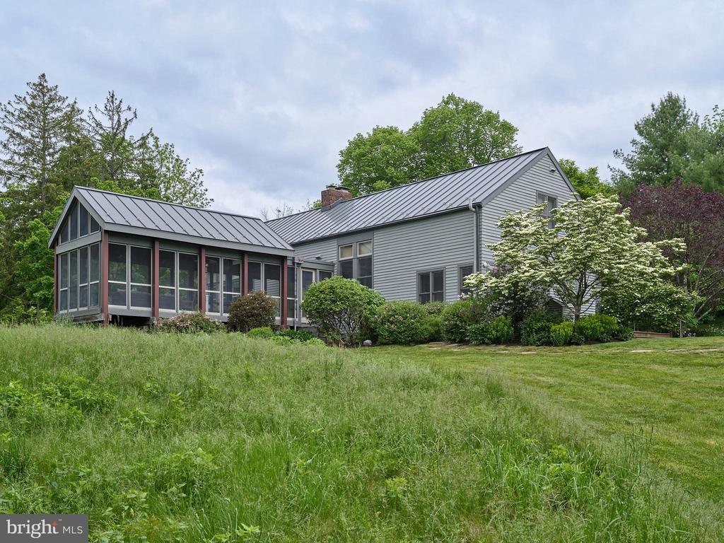 7 HAYDEN LANE