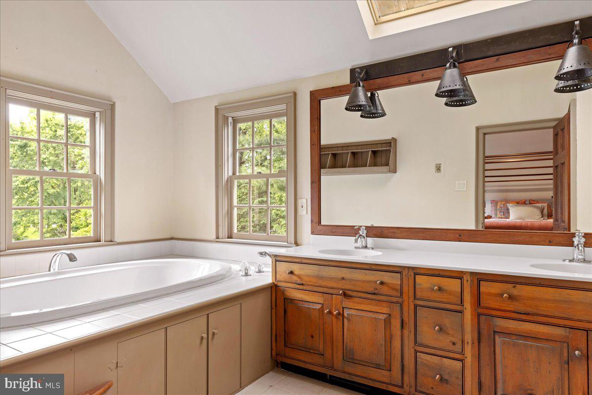 5322 CARVERSVILLE ROAD