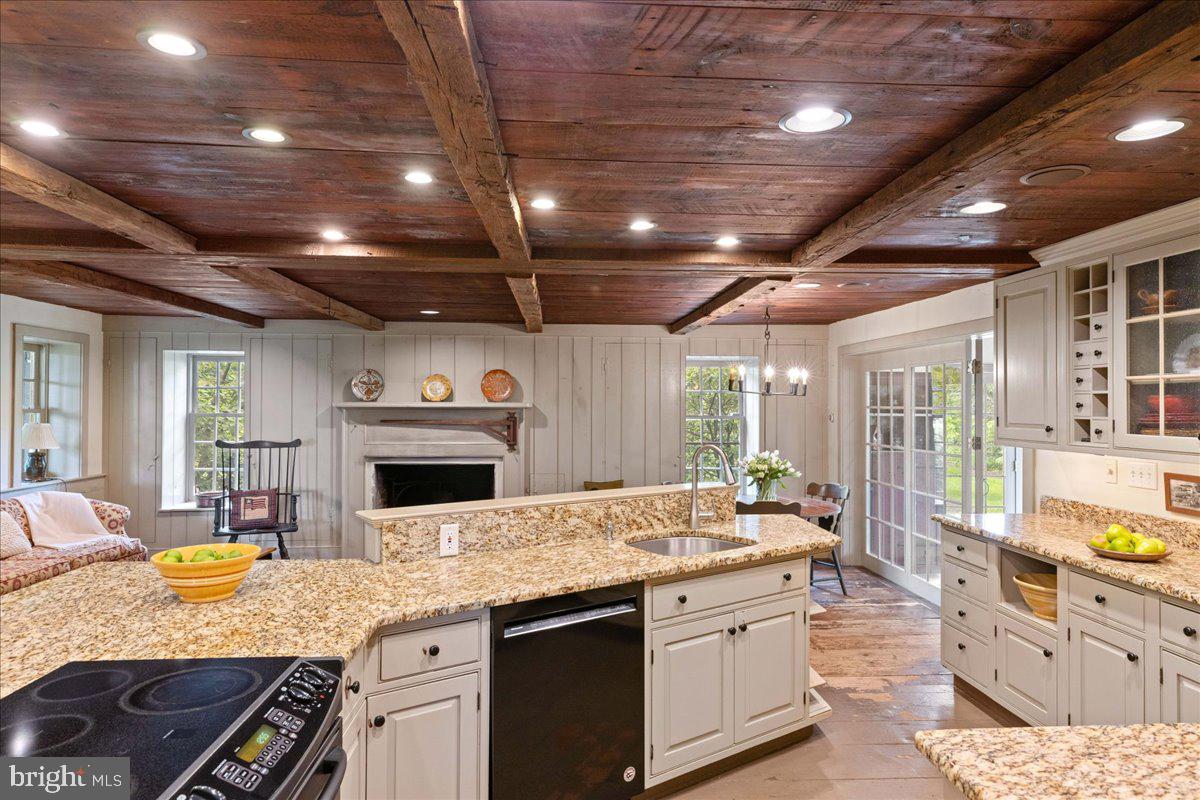 5322 CARVERSVILLE ROAD