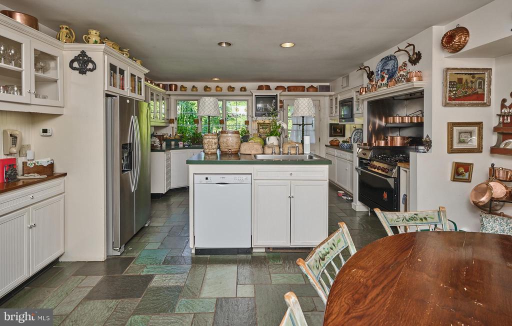 6681 GREENHILL ROAD