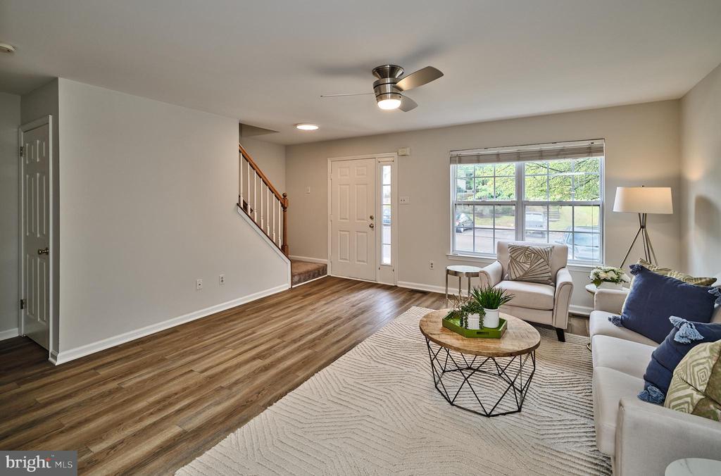 5515 RINKER CIRCLE 350