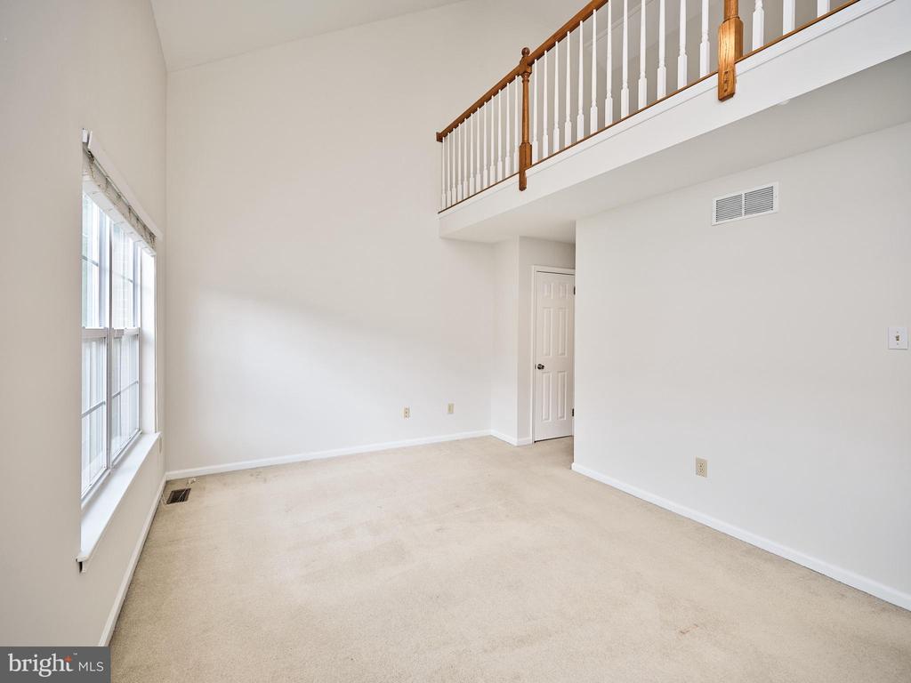 5515 RINKER CIRCLE 350