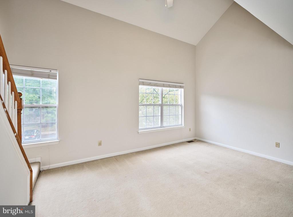 5515 RINKER CIRCLE 350