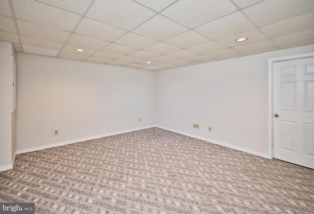 5515 RINKER CIRCLE 350