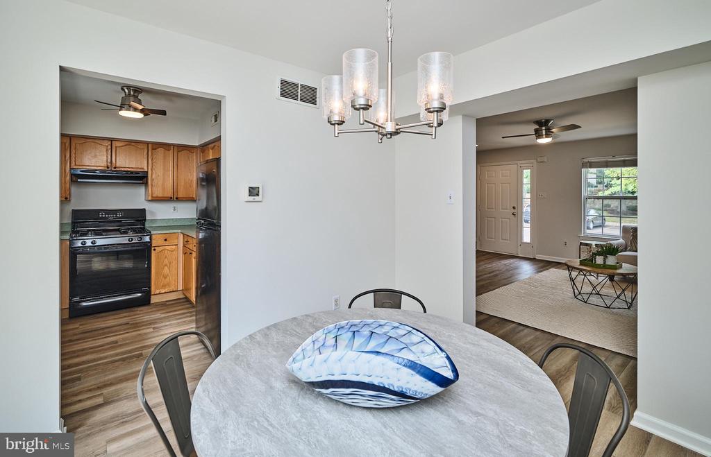 5515 RINKER CIRCLE 350