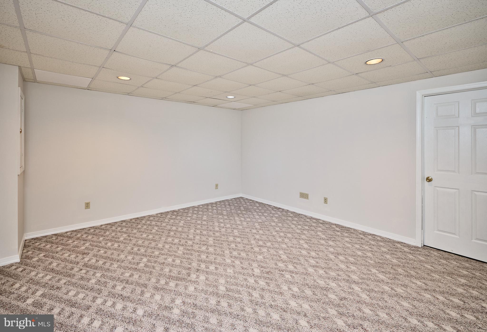 5515 RINKER CIRCLE 350