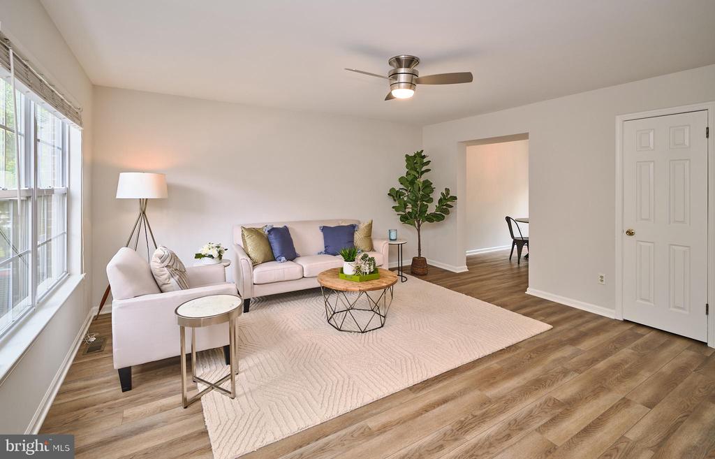 5515 RINKER CIRCLE 350