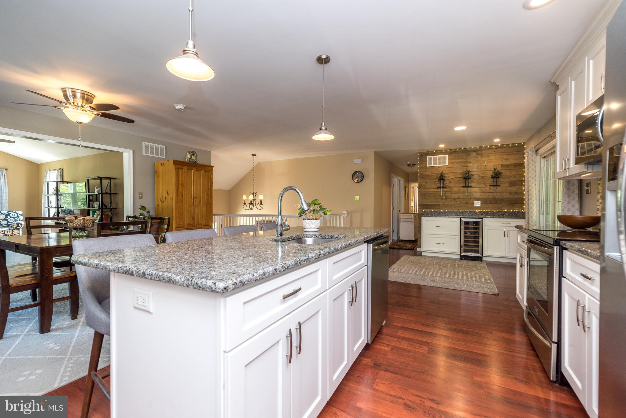 1425 PARKLAND ROAD