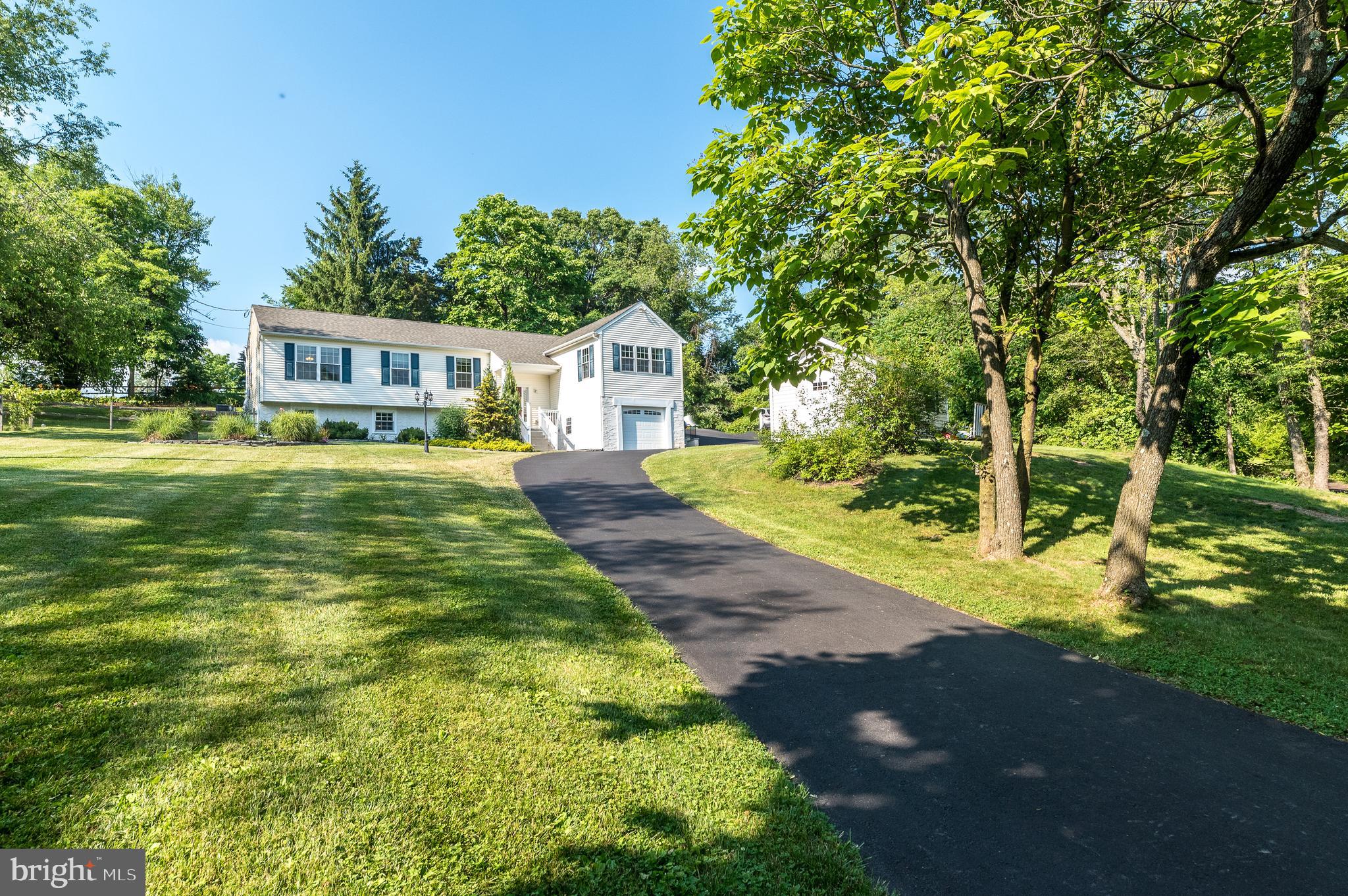 1425 PARKLAND ROAD