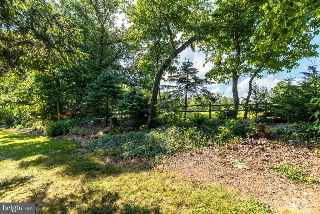 1425 PARKLAND ROAD