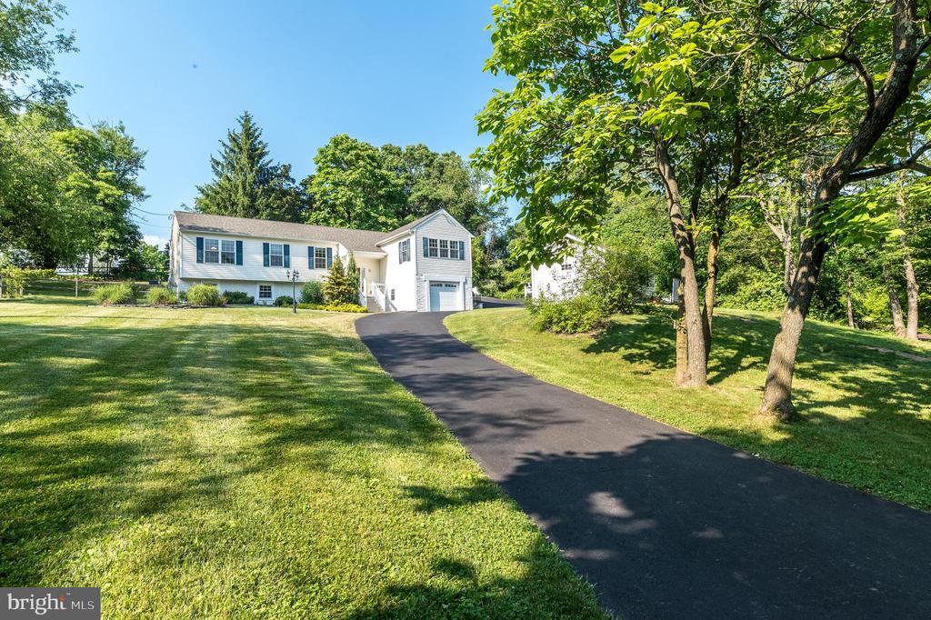 1425 PARKLAND ROAD