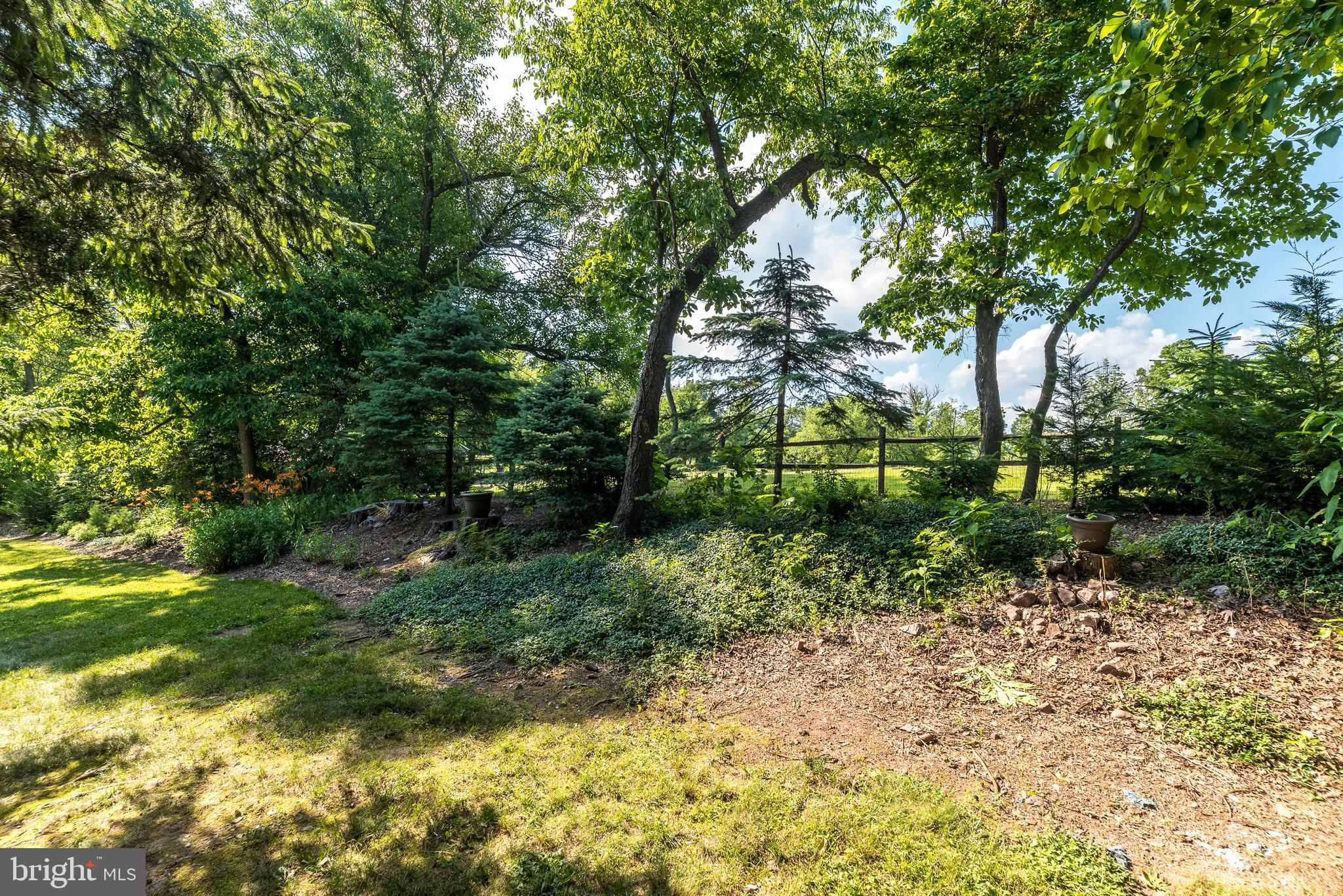 1425 PARKLAND ROAD