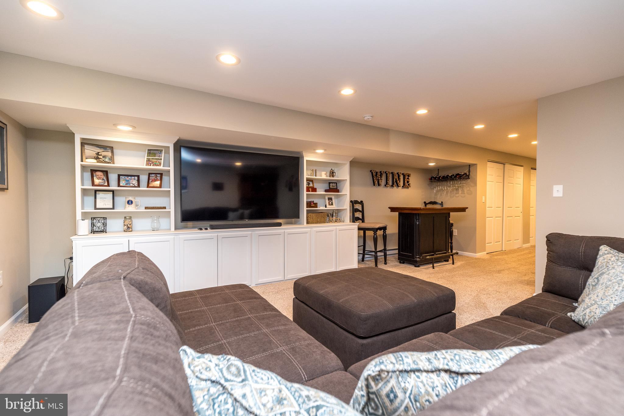 1425 PARKLAND ROAD