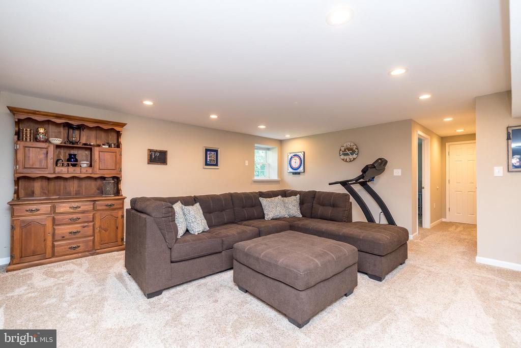 1425 PARKLAND ROAD