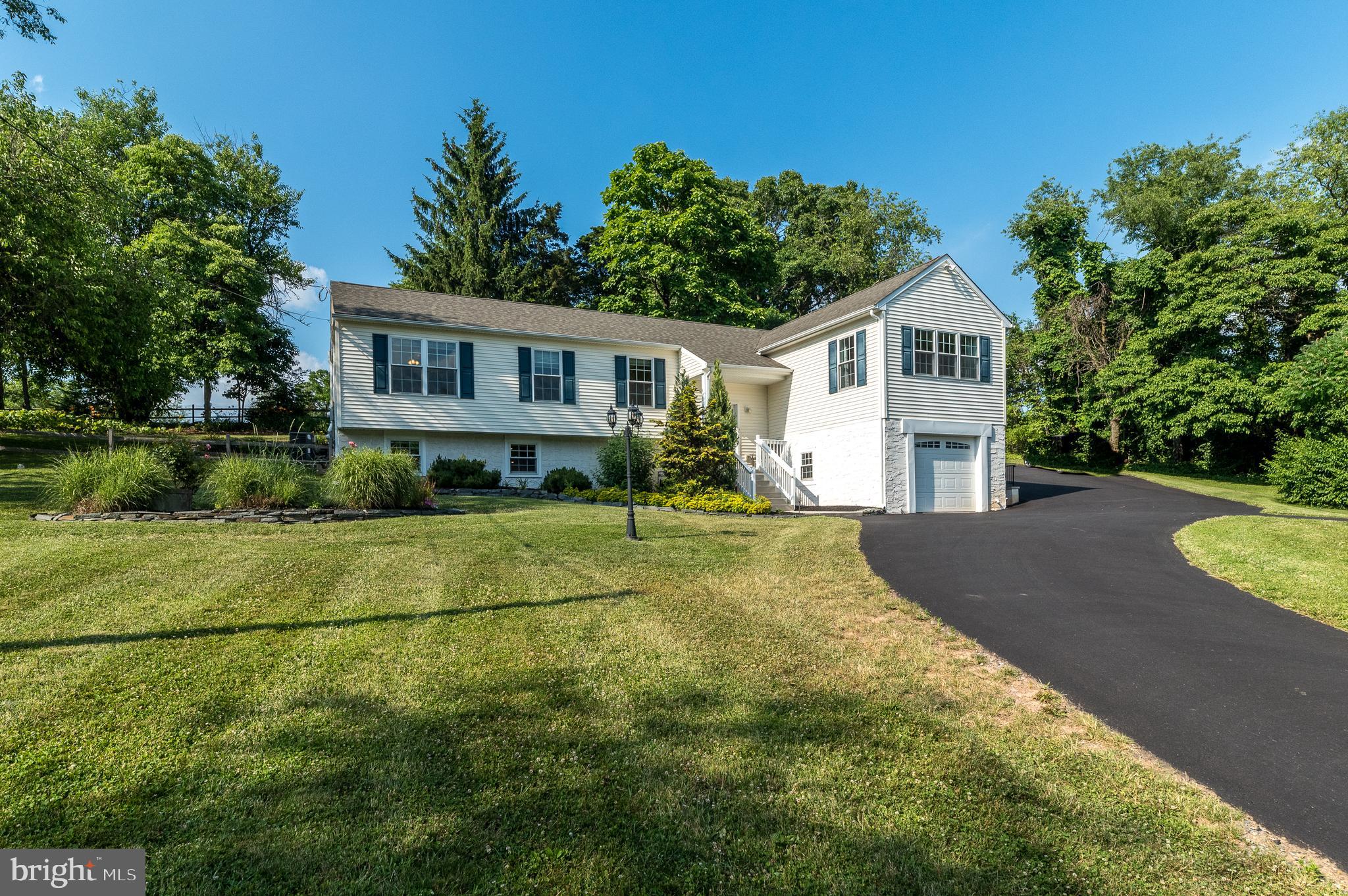 1425 PARKLAND ROAD