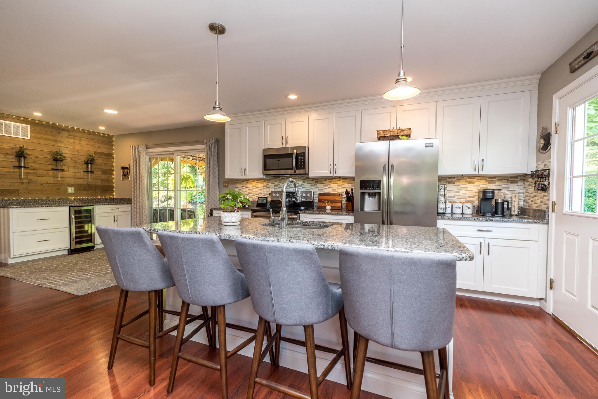 1425 PARKLAND ROAD