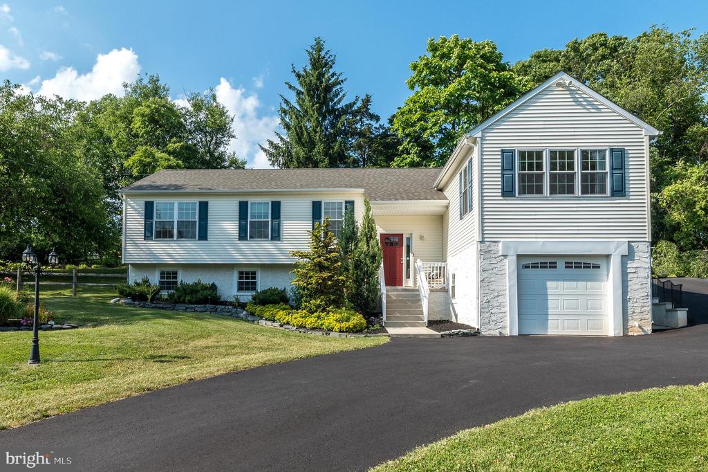 1425 PARKLAND ROAD
