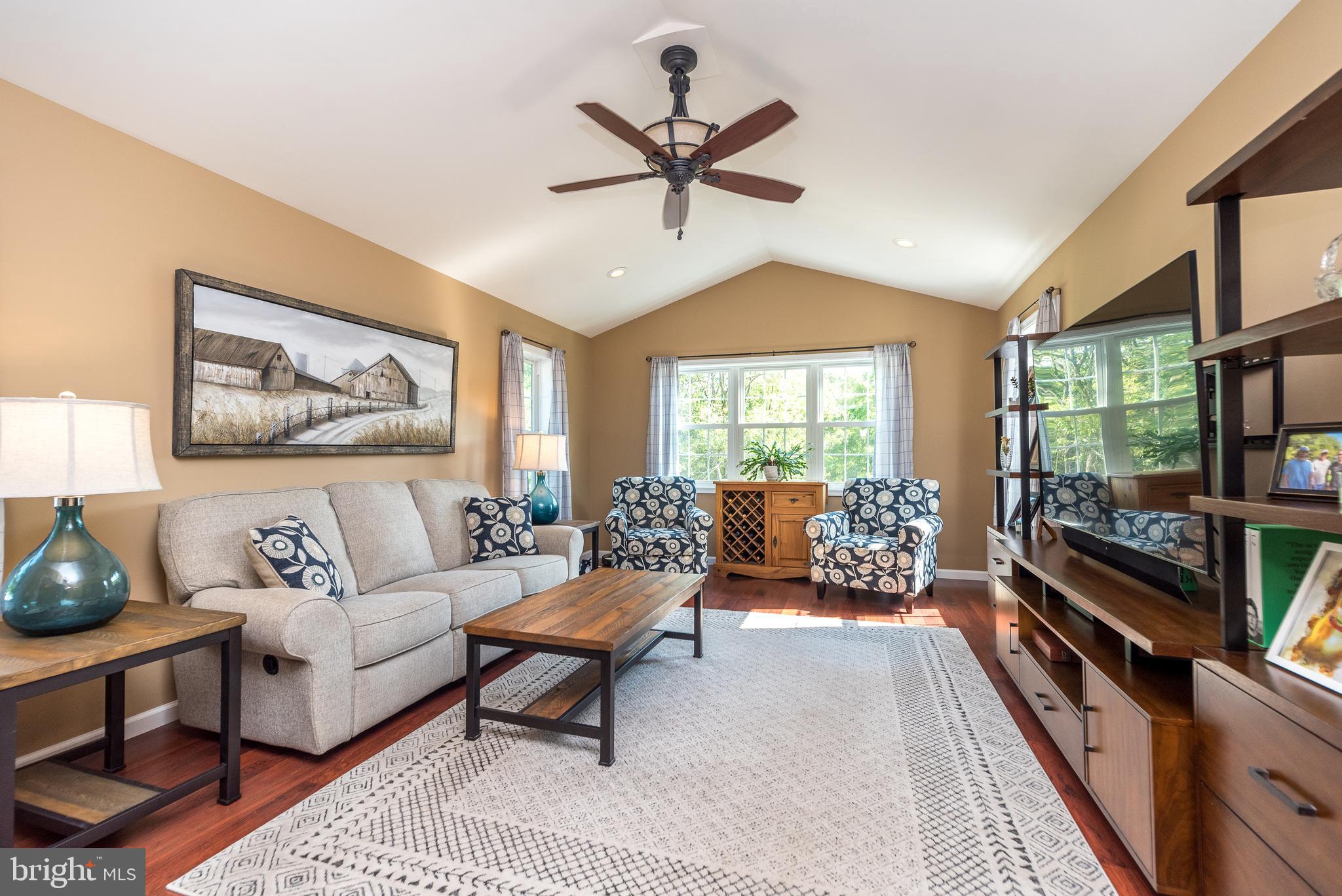 1425 PARKLAND ROAD