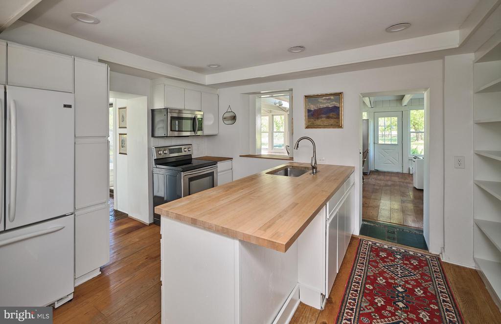 2575 AQUETONG ROAD