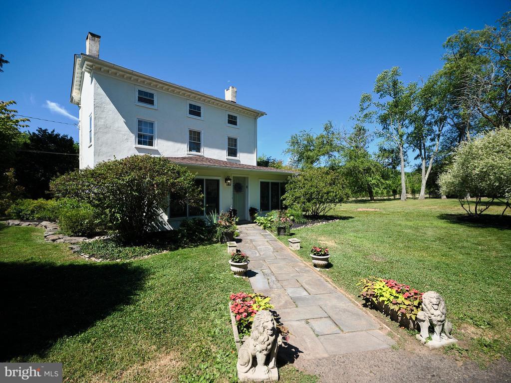 2575 AQUETONG ROAD