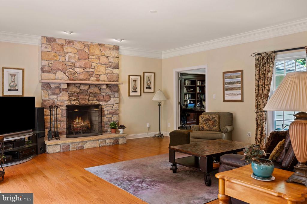 6168 GREENHILL ROAD