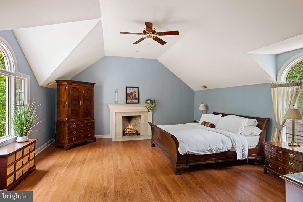 6168 GREENHILL ROAD