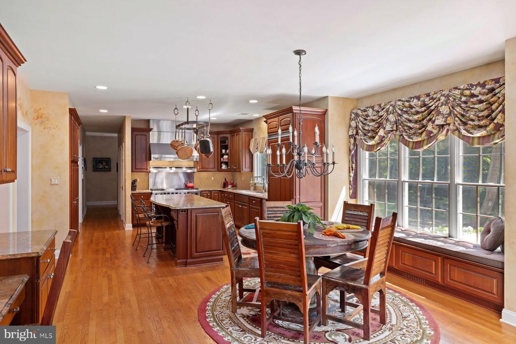6168 GREENHILL ROAD
