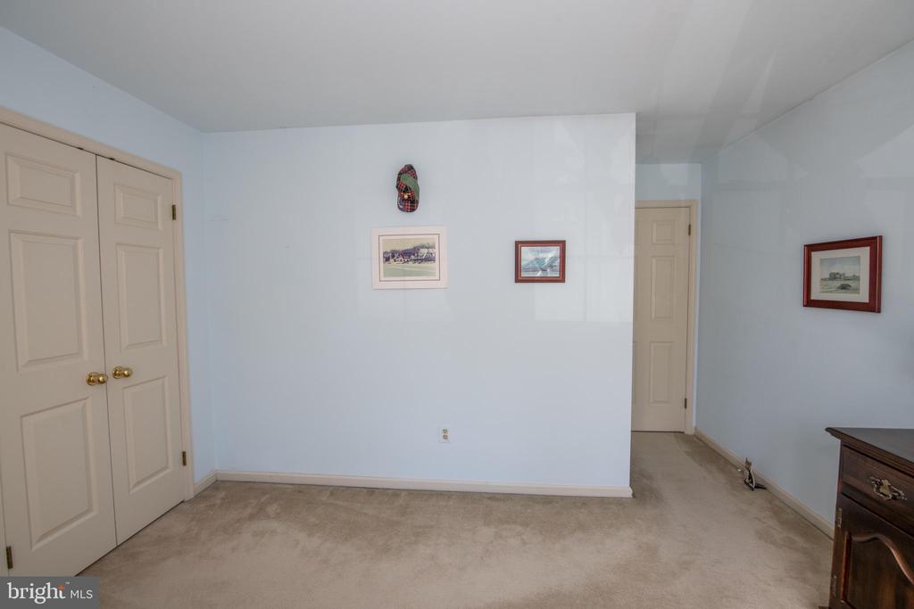 28 GAYLORD COURT