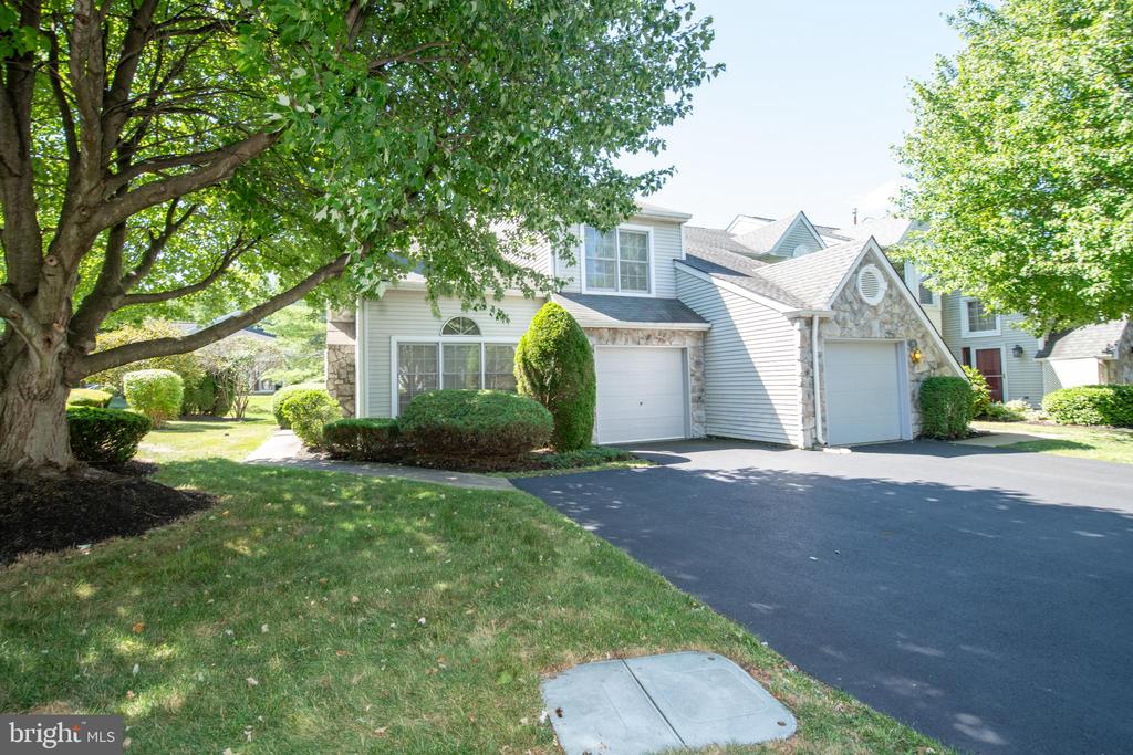 28 GAYLORD COURT