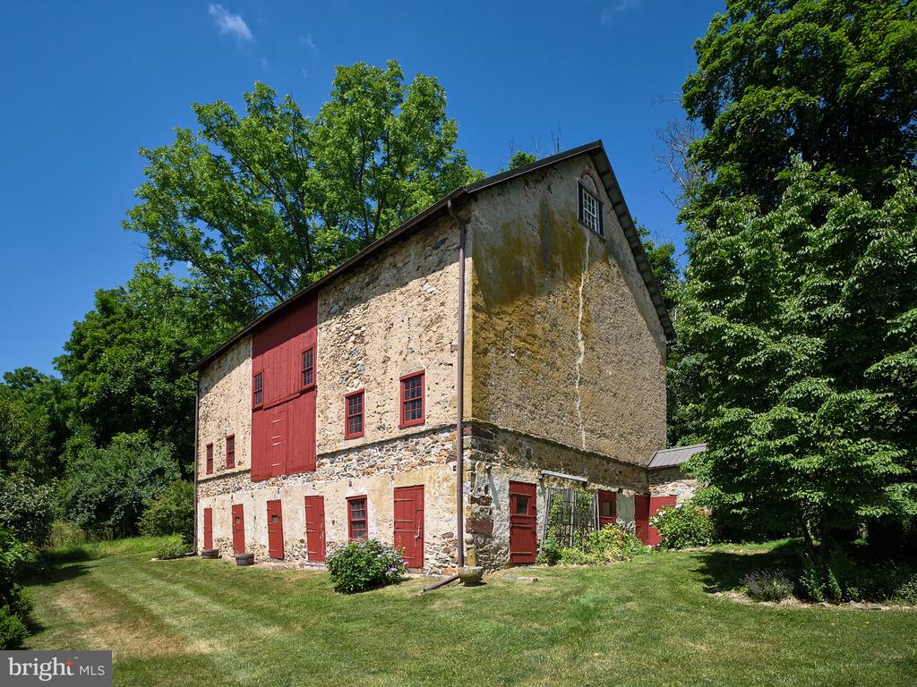 2884 GALLOWS HILL ROAD