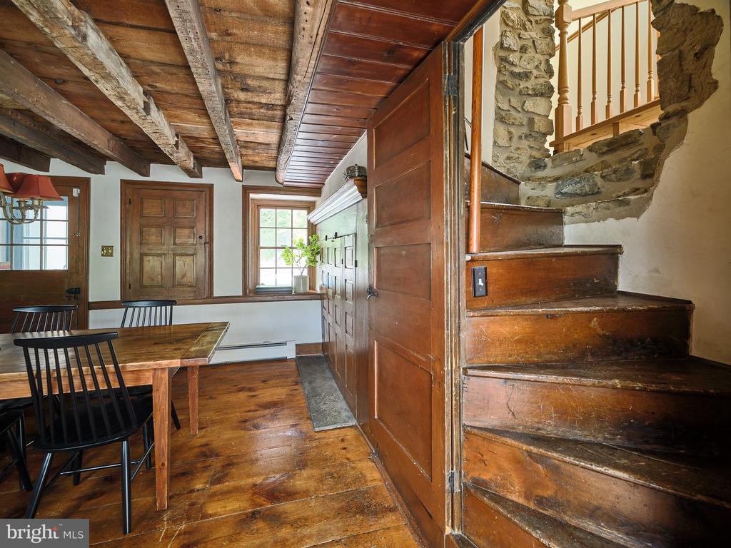 2884 GALLOWS HILL ROAD