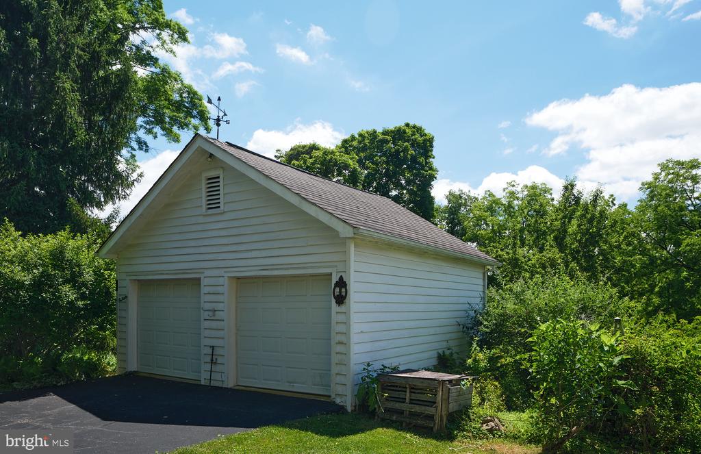2884 GALLOWS HILL ROAD