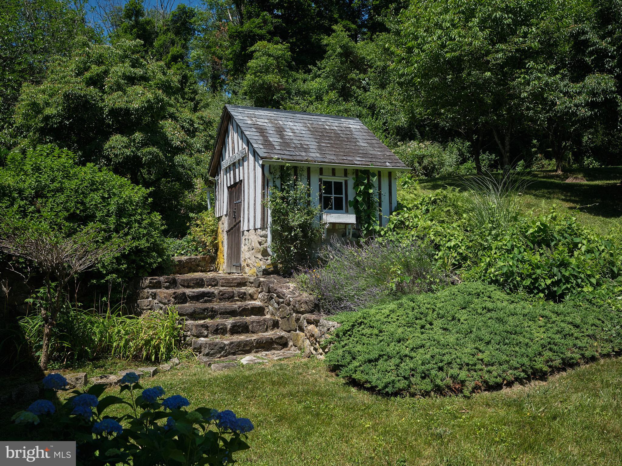 2884 GALLOWS HILL ROAD