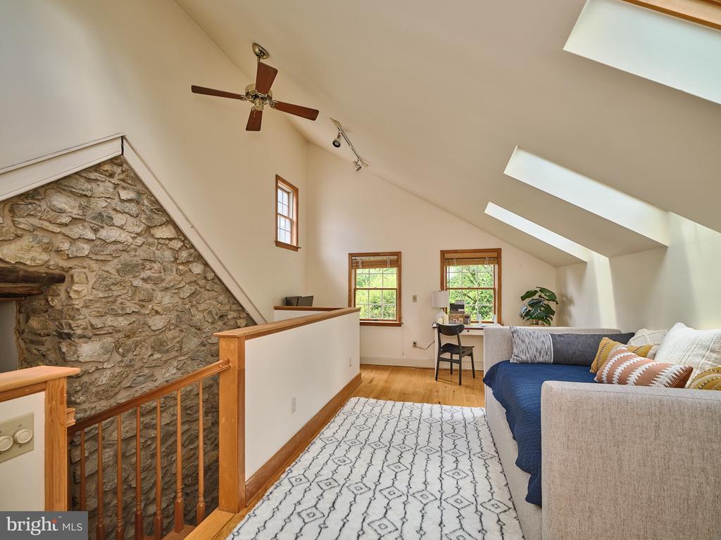 2884 GALLOWS HILL ROAD