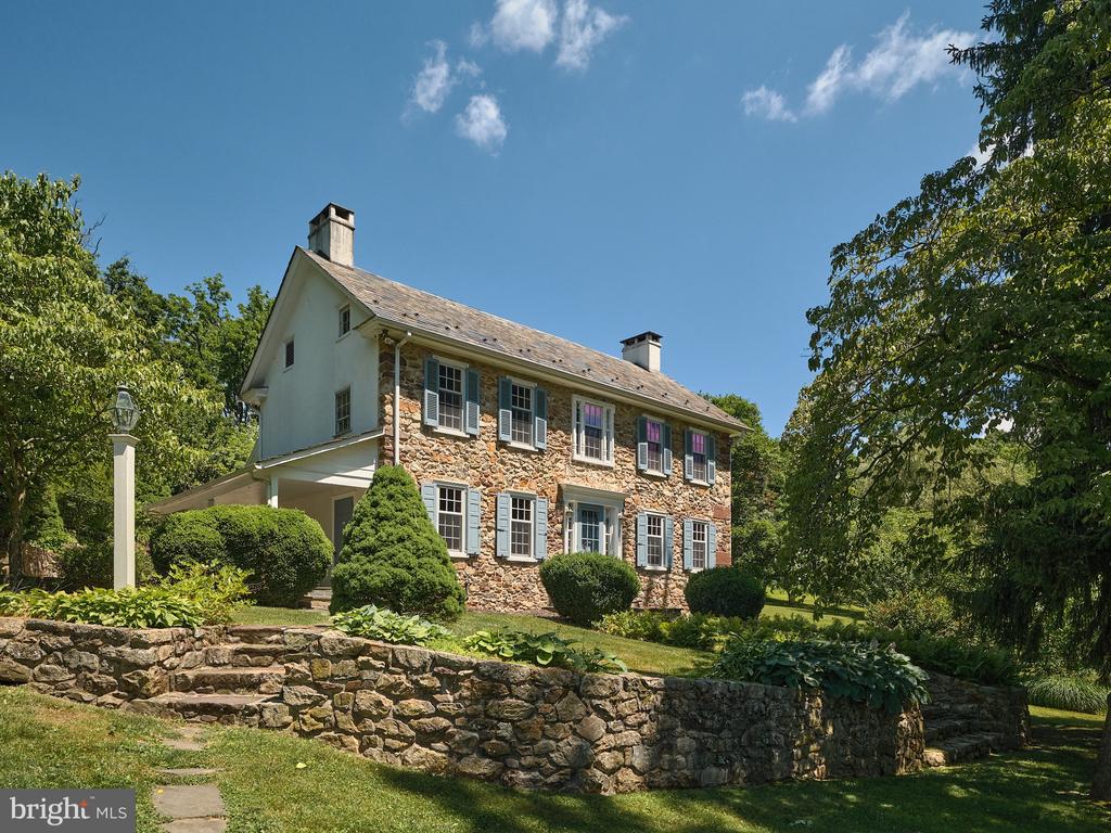 2884 GALLOWS HILL ROAD
