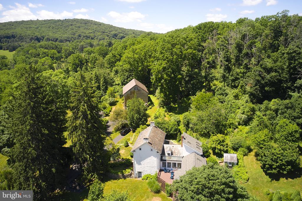 2884 GALLOWS HILL ROAD